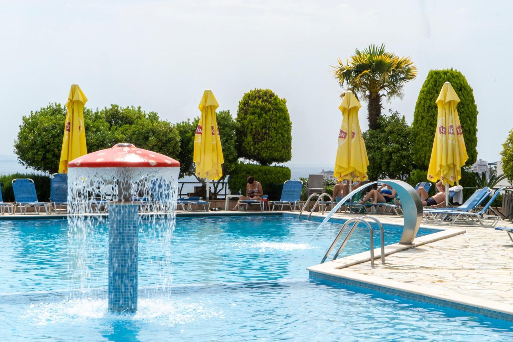 Hotel Mediterrane Sarandë Exterior foto
